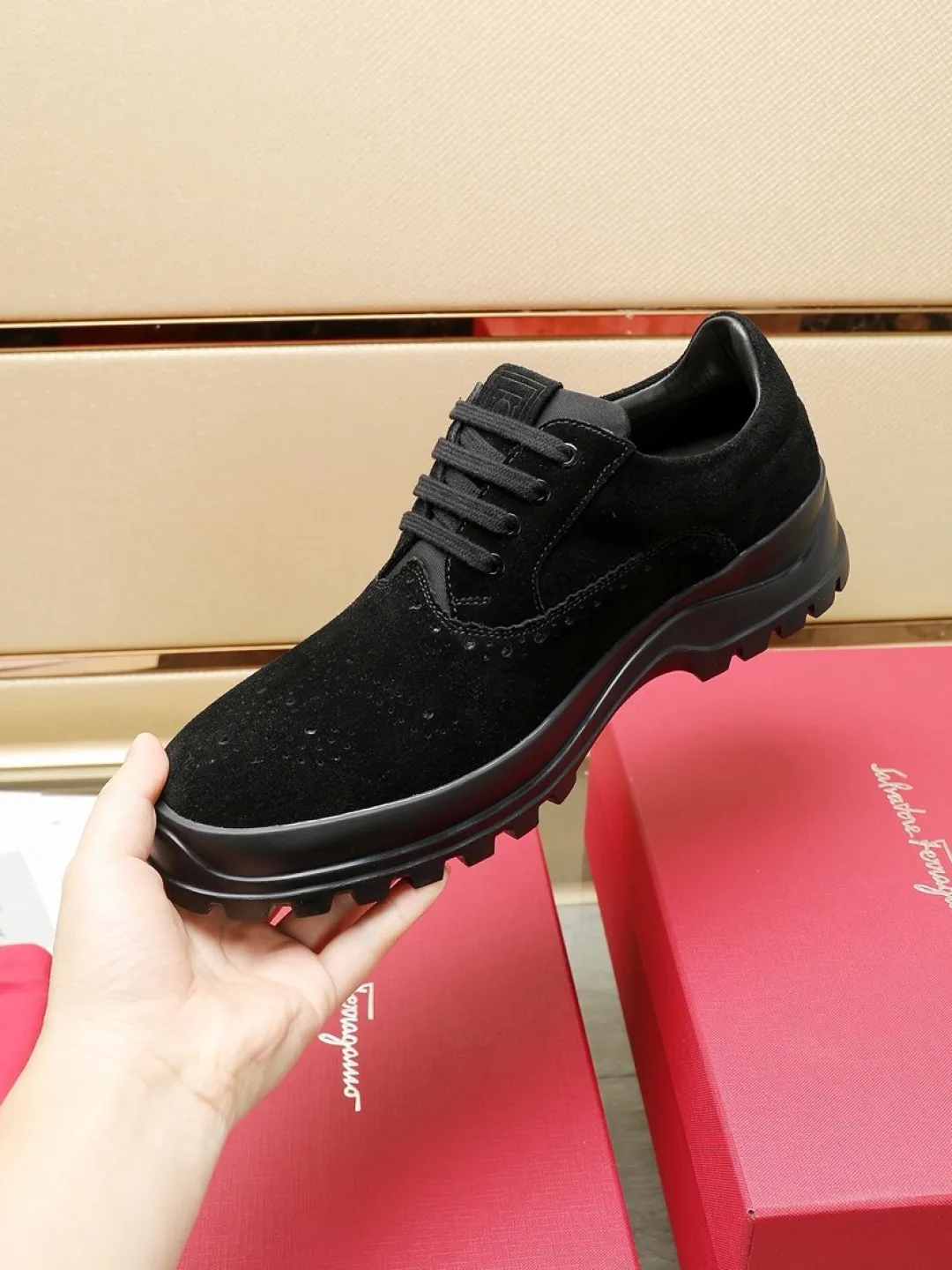 Factory P680💰🔥《Ferragamo》👏Latest•High-end top brand luxury~purchasing agent, top~quality. New fashionable business men's shoes 🔜The uppers are made of original first-layer open-edge beaded cowhide➕cowhide·lining, with fine workmanship. The original stylish and soft combination wear-resistant and non-slip outsole is light and comfortable on the feet. The real thing looks better in real photos. Number of yards: 38--44 (45 and 46 can be customized)